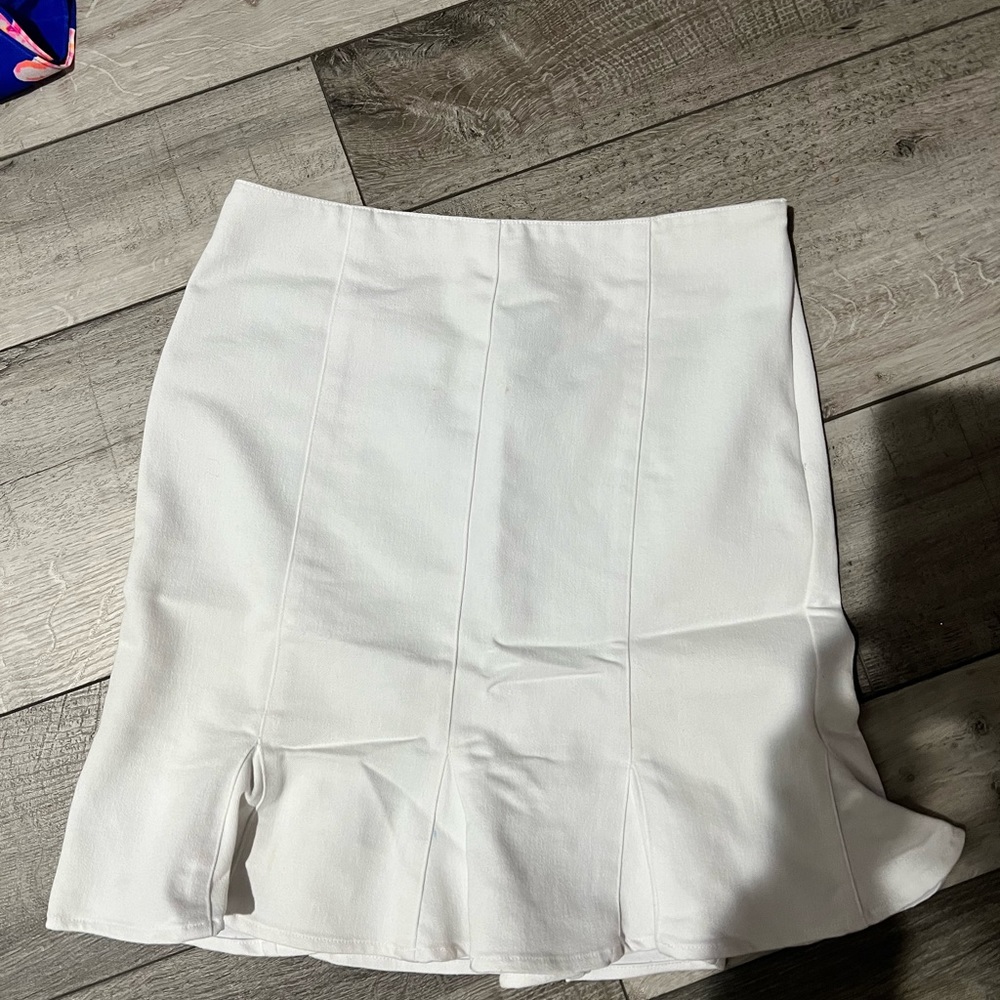White puddle skirt